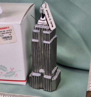d72- Bronners Empire State Building ornament - Image 2