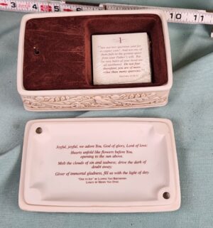 d108- Hour of Power Sparrows Club 2003 porcelain bisque musical jewelry box - Image 2