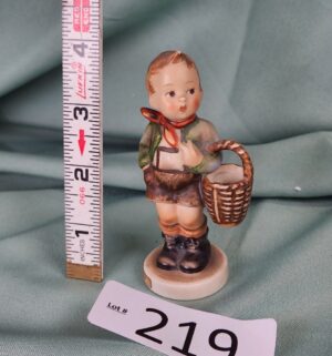 d219- Villiage Boy. Goebel Hummel