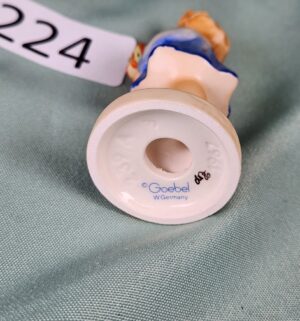 d224- Girl with Nosegay. Goebel MI Hummel - Image 3