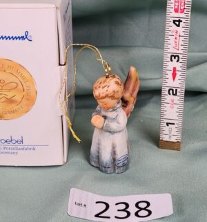 d238- First Issue Hummel 1997 Thanksgiving Prayer ornament