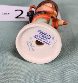 d245- Little Fiddler Goebel Hummel w/ box - Image 3