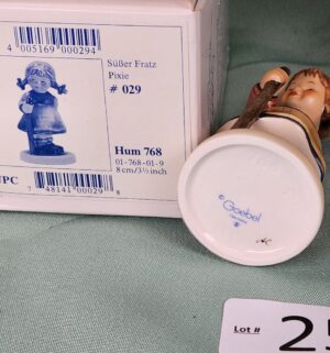 d257- Pixie Goebel Hummel w/ box - Image 3