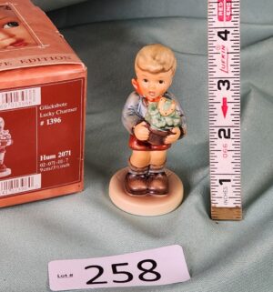 d258- Lucky Charmer Goebel w/ box