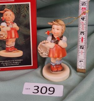 d309- Schmid 2nd Edition by Berta Hummel