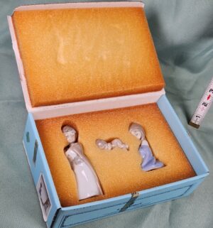 d357- Mini Holy Family w/ Box. Lladro - Image 4