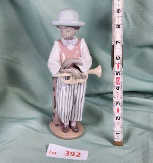 d392- Jazz Horn 5832 Black Legacy Collection w/ Box. Lladro