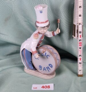 d408- Bass Drummer w/ Box. Lladro