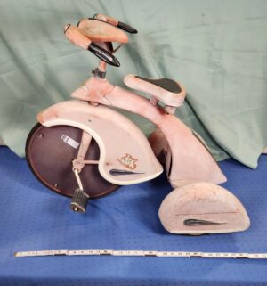 e1- Airflow Collectibles Sky King vintage-style tricycle reproduction.