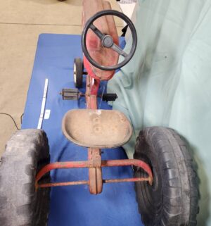 e4- vintage Sears Diesel 537 chain drive pedal tractor - Image 4