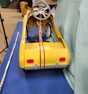 e5- Roadmaster New York City Checker Cab-style pedal car - Image 3