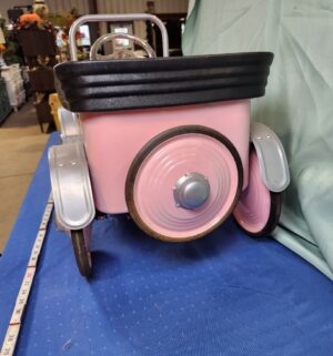 e10- Airflow Collectibles Pink Princess Pedal Car. - Image 4