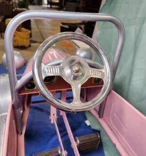 e10- Airflow Collectibles Pink Princess Pedal Car. - Image 5