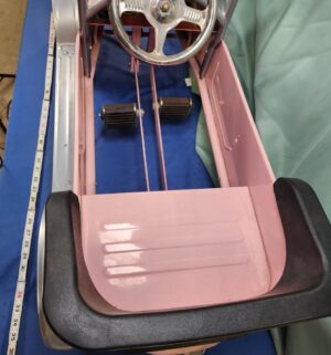 e10- Airflow Collectibles Pink Princess Pedal Car. - Image 6