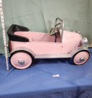 e10- Airflow Collectibles Pink Princess Pedal Car. - Image 7