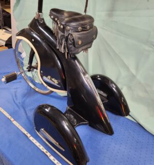 e13- Airflow Collectibles Road Hog Tricycle, a replica of the 1936 Sky King model - Image 3