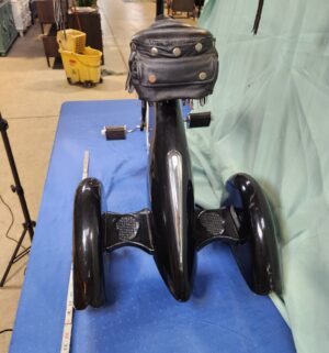 e13- Airflow Collectibles Road Hog Tricycle, a replica of the 1936 Sky King model - Image 4