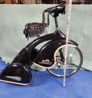 e13- Airflow Collectibles Road Hog Tricycle, a replica of the 1936 Sky King model - Image 7