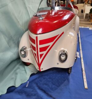 e18- Starbucks 2002 Limited Edition Gendron Roadster pedal car. Only 400 produced! Very Rare - Image 6