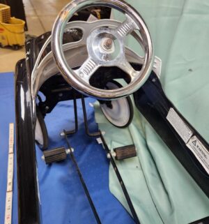 e19- Instep Metro City Police No. 54 pedal car - Image 3