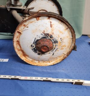 e21- vintage AMF Mustang pedal tractor - Image 8