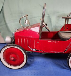 e22- vintage-style red fire engine metal pedal car - Image 3