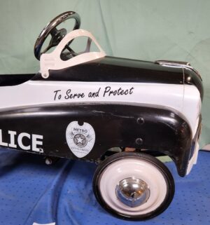 e32- Instep Metro City Police No. 54 pedal car - Image 2