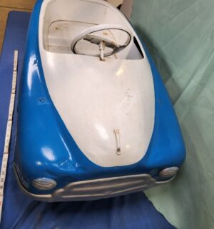e33- 1950s Garton Kidillac pedal car - Image 3