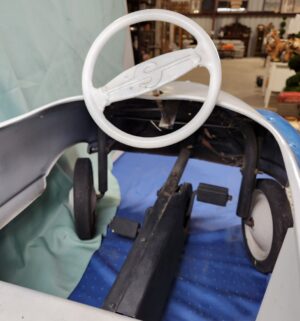 e33- 1950s Garton Kidillac pedal car - Image 5