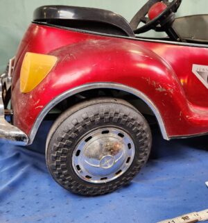 e36- 1970s Junior Sportsters TS-110 VW Beetle pedal car - Image 9