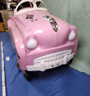 e40- InStep steel retro-style pink lady pedal car - Image 2