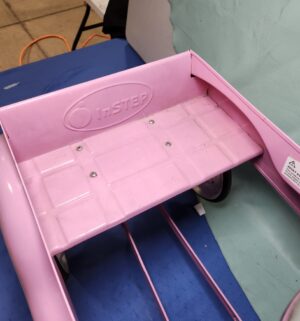 e40- InStep steel retro-style pink lady pedal car - Image 5