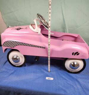 e40- InStep steel retro-style pink lady pedal car - Image 9