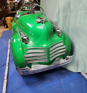 e42- 1941/42 Steelcraft Chrysler pedal car - Image 2
