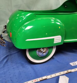 e42- 1941/42 Steelcraft Chrysler pedal car - Image 11