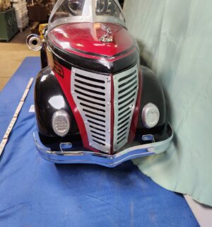 e43- vintage Garton pedal car, 1934 DeSoto Airflow or similar model/era - Image 2