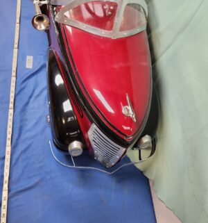 e43- vintage Garton pedal car, 1934 DeSoto Airflow or similar model/era - Image 3