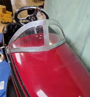 e43- vintage Garton pedal car, 1934 DeSoto Airflow or similar model/era - Image 5