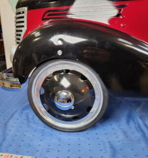 e43- vintage Garton pedal car, 1934 DeSoto Airflow or similar model/era - Image 13