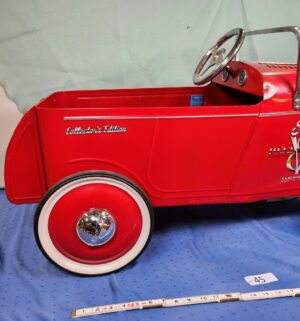 e45- Ford V8 Deuce Collectors Edition pedal car. - Image 13