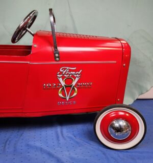 e45- Ford V8 Deuce Collectors Edition pedal car. - Image 14