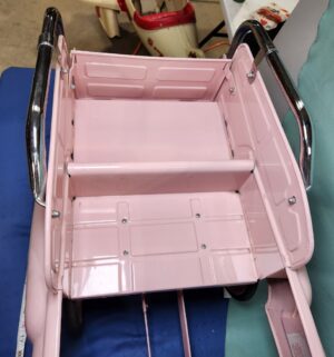 e46- Pretty In Pink Woody Station Wagon pedal car - Image 4