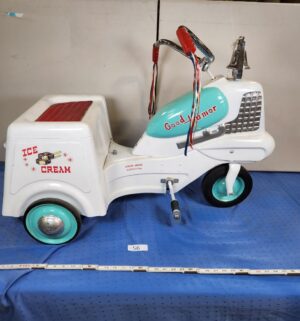 e56- Good Humor ice cream pedal truck - Image 1