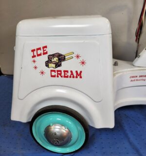 e56- Good Humor ice cream pedal truck - Image 3