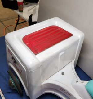 e56- Good Humor ice cream pedal truck - Image 4