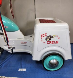 e56- Good Humor ice cream pedal truck - Image 9