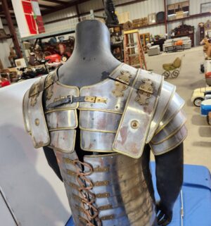 e62- replica Roman Lorica Segmentata armor with a helmet and mannequin - Image 9