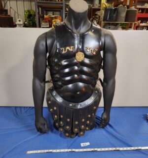 e63- replica Achilles muscle armor in leather. Includes mannequin - Image 1