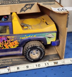 e66- Nylint Sound Machine Pickup toy truck original box - Image 3