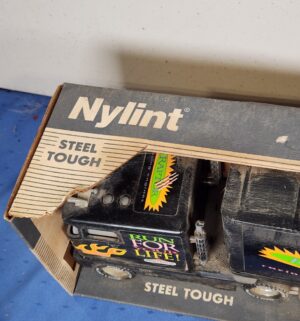 e68- Nylint Sound Machine Semi truck Briggs & Stratton Run for Your Life - Image 4